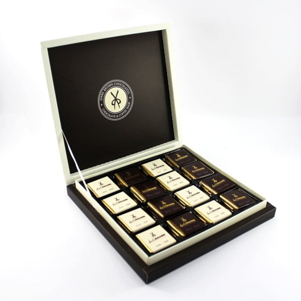 Dark Brown Bitter ve Sütlü Madlen Çikolatayı Keşfedin