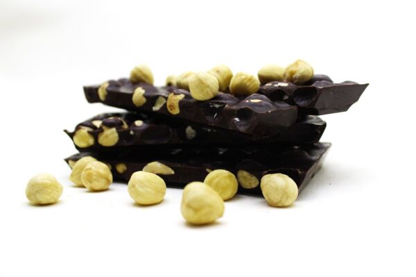 Dark Brown Fındıklı Bitter Beyoğlu Çikolatası - %54 Bitter Oranı