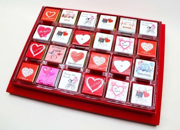 Dark Brown Sevgililer Gününe Özel Kalpli Madlen Çikolata