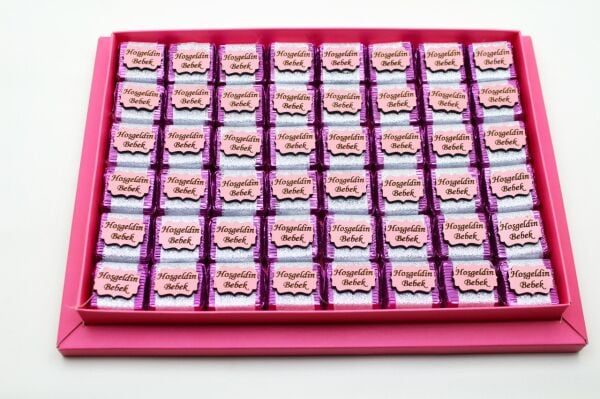 Dark Brown Bebek Kız Çikolatası 48 Adet - El Yapımı ve Dolgulu