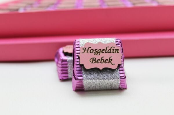 Dark Brown Bebek Kız Çikolatası 48 Adet - El Yapımı ve Dolgulu