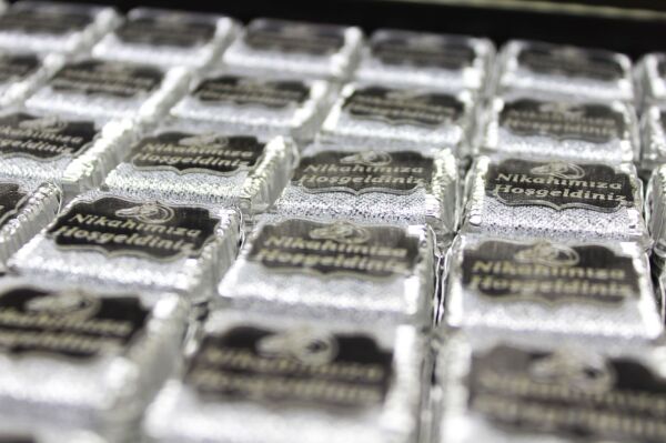 Dark Brown El Yapımı Nikah Şekeri Çikolatası - 48 Adet Gümüş Sargılı Dolgulu