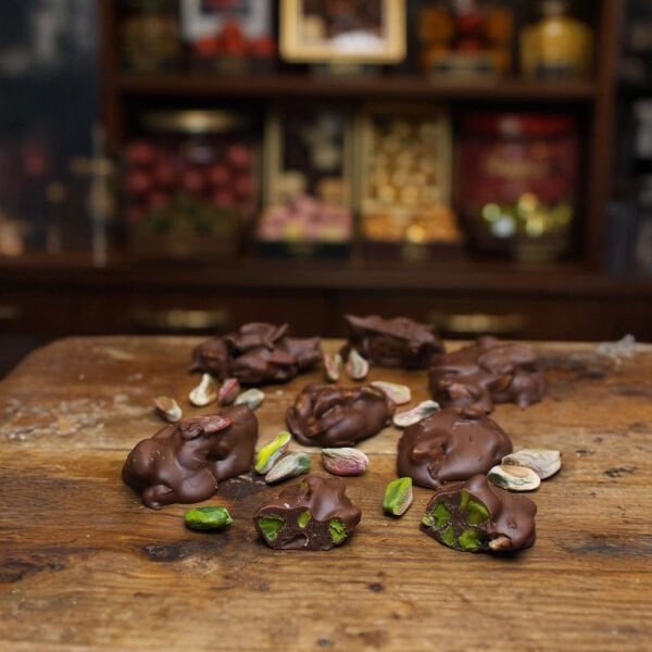 Dark Brown Roş Çikolata - Sütlü ve Antep Fıstıklı Lezzet