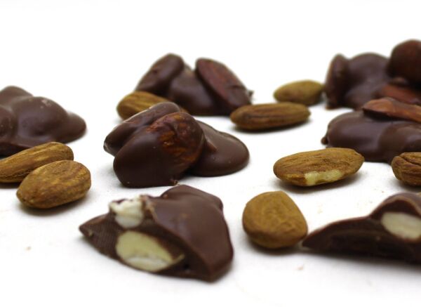 Dark Brown Roş Çikolata - Bademli ve Sütlü El Yapımı Lezzet