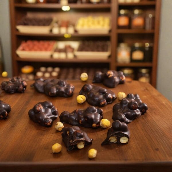 Dark Brown Leblebili Roş Bitter Çikolata - Tatlı Tuzlu Lezzet Deneyimi