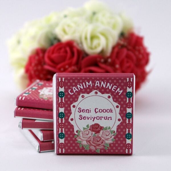 Dark Brown Anneler Gününe Özel Yazılı Madlen Çikolata 72'li (Hediye Kutu)