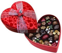 El Yapımı Dark Brown Büyük Boy Kırmızı Kalpli Karışık Çikolata Kutusu - KN1