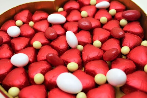 El Yapımı Büyük Boy Dark Brown Kırmızı Kalpli Çikolata Kutusu KN1