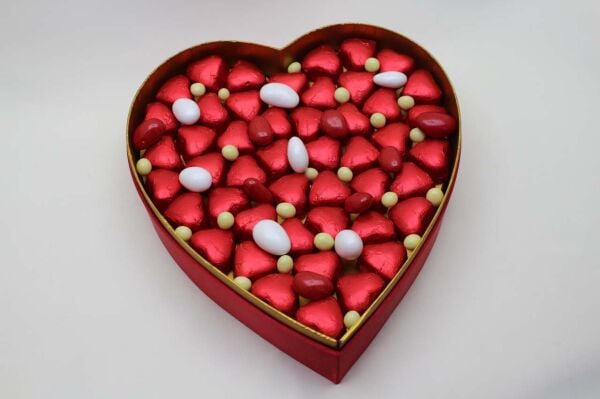 El Yapımı Büyük Boy Dark Brown Kırmızı Kalpli Çikolata Kutusu KN1