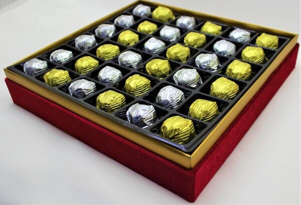 Dark Brown El Yapımı Tuğralı 36'lı Çerçeveli Çikolata Kutusu Sargılı Çikolatalı