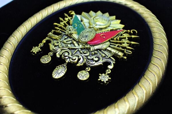 Dark Brown El Yapımı Tuğralı 36'lı Çerçeveli Çikolata Kutusu Sargılı Çikolatalı