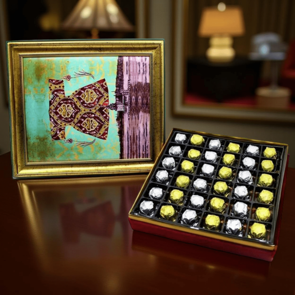 Dark Brown El Yapımı Osmanlı Motifli 36'lı Çerçeveli Çikolata Kutusu Sargılı Çikolatalı