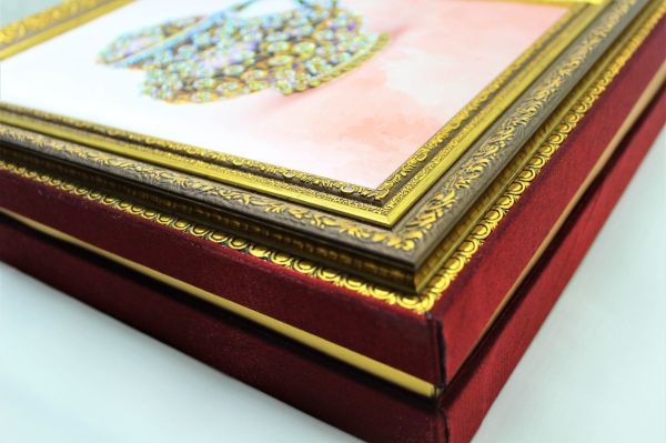 Dark Brown Su Matarası Çerçeveli Çikolata Kutusu Hediyelik Tablo Çikolata 48'li Spesiyal Çikolatalı