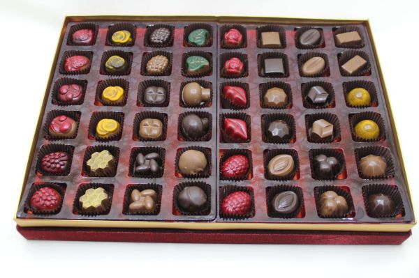 Dark Brown Su Matarası Çerçeveli Çikolata Kutusu Hediyelik Tablo Çikolata 48'li Sargılı Çikolatalı