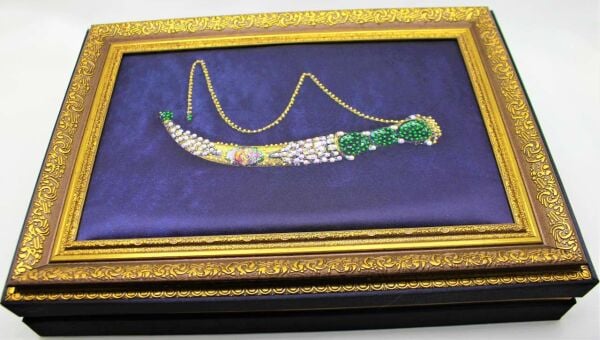 Dark Brown El Yapımı 48'li Murassa Hançerli Çerçeveli Osmanlı Motifli Çikolata Kutusu Sargılı Çikolatalı