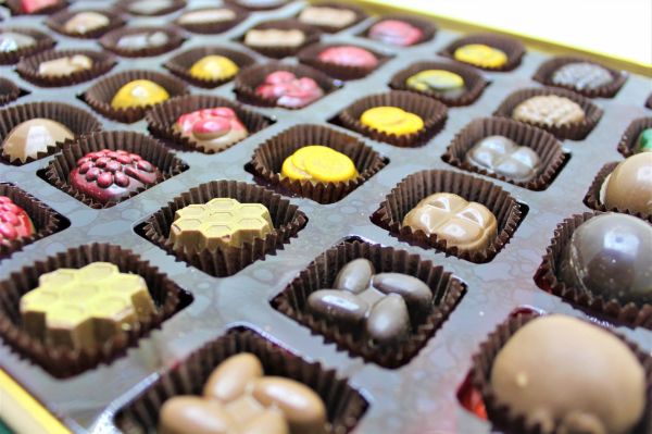 Dark Brown Osmanlı Hançer Çerçeveli Çikolata Kutusu Hediyelik Tablo Çikolata 48'li Spesiyal Çikolatalı
