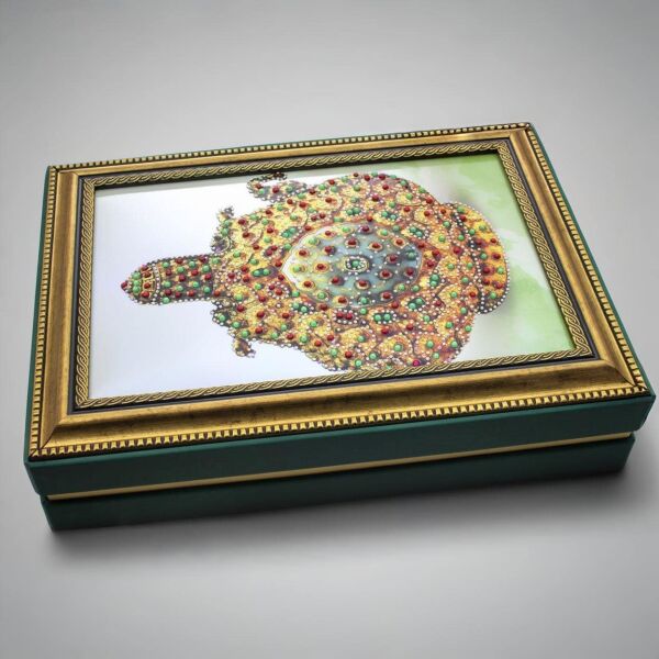 Dark Brown Osmanlı Karaf Çerçeveli El Yapımı 24'lü Spesiyel Çikolata Kutusu Sargılı Çikolatalı