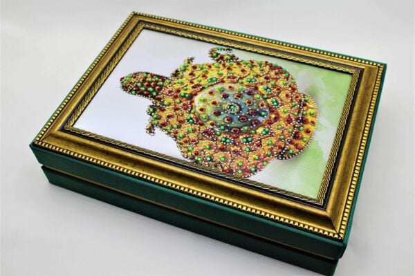 Dark Brown Osmanlı Karaf Çerçeveli El Yapımı 24'lü Spesiyel Çikolata Kutusu Spesiyal Çikolatalı