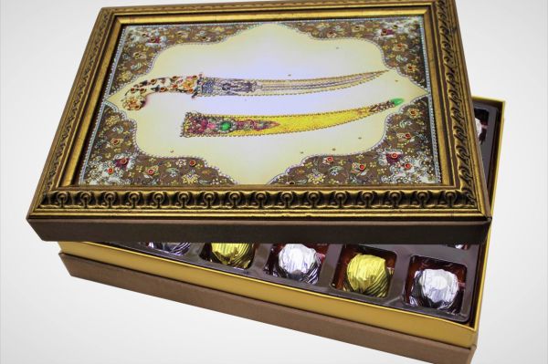 Dark Brown Osmanlı Hançer Çerçeveli Çikolata Kutusu Hediyelik Tablo Çikolata 24'lü Sargılı Çikolatalı
