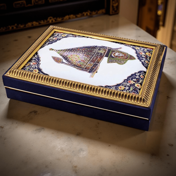 Dark Brown El Yapımı Osmanlı Motifli Miğfer Çerçeveli Çikolata Kutusu 36'lı Sargılı Çikolatalı