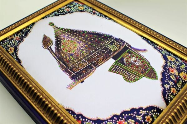 Dark Brown El Yapımı Osmanlı Motifli Miğfer Çerçeveli Çikolata Kutusu 36'lı Spesiyal Çikolatalı