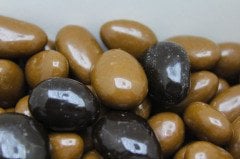 Dark Brown Bitter ve Sütlü Draje: Bademli Çikolata Keyfi