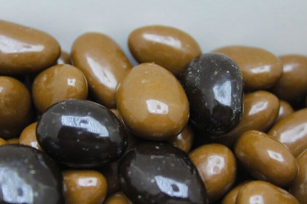 Dark Brown Bitter ve Sütlü Draje: Bademli Çikolata Keyfi 250 Gram