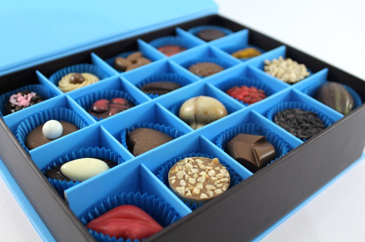 Dark Brown 500 Gr Mıknatıslı Kutuda Hediyelik Spesiyel Çikolata