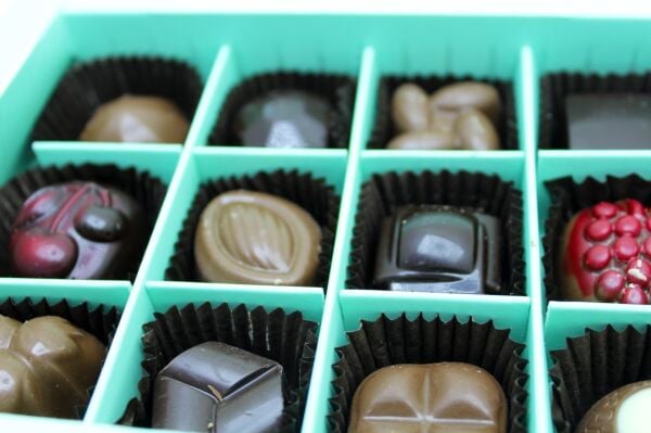 Dark Brown Özel Seri 12’li Spesiyel Çikolata - Küçük Hediyelikler