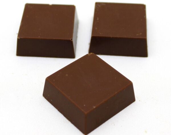 Dark Brown Bayram Çikolatası - Fındıklı Sargılı Kare 1000gr