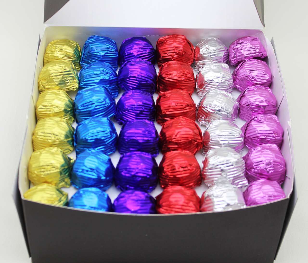 Dark Brown Kristal Sütlü Çikolata - 1000 Gr Fındıklı İkramlık