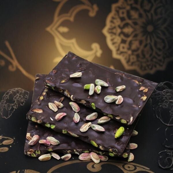 Dark Brown %54 Bitter Kırma Beyoğlu Çikolatası - Antep Fıstıklı 500 Gram