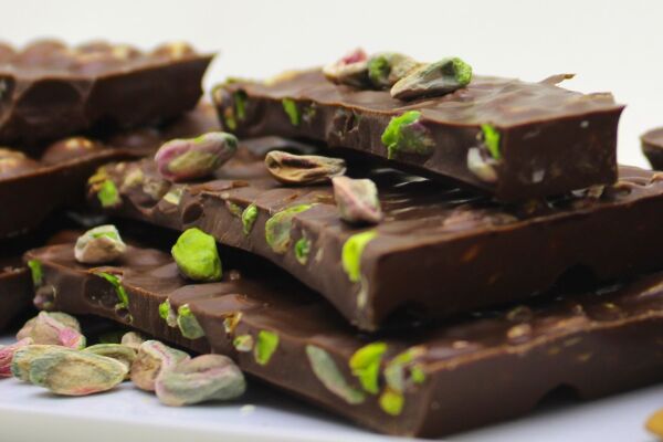 Dark Brown Antep Fıstıklı Beyoğlu Çikolatası - Sütlü Kırma Lezzeti 750 Gram