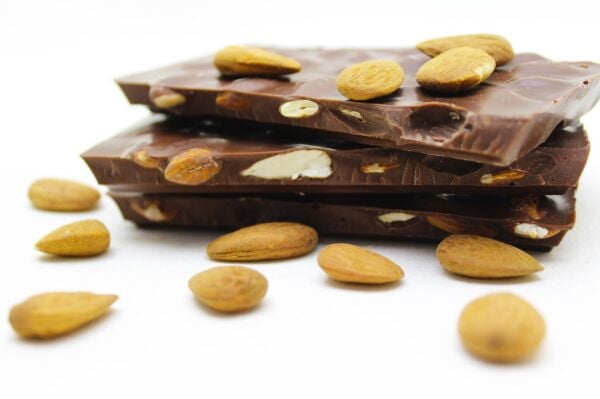 Dark Brown - Kıtır Kıtır Bademli Beyoğlu Çikolatası 250 Gram