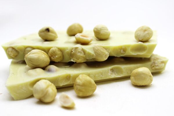 Dark Brown Beyaz Beyoğlu Çikolatası - Fındıklı Kırma Özel Lezzet 250 Gram