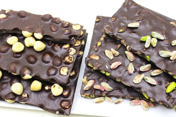 Dark Brown Bitter Beyoğlu Çikolatası - Fındıklı ve Antep Fıstıklı 1 KG