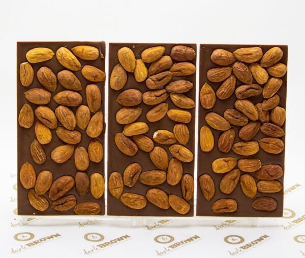 Dark Brown El Yapımı 3'lü Bademli Sütlü Çikolata Tablet