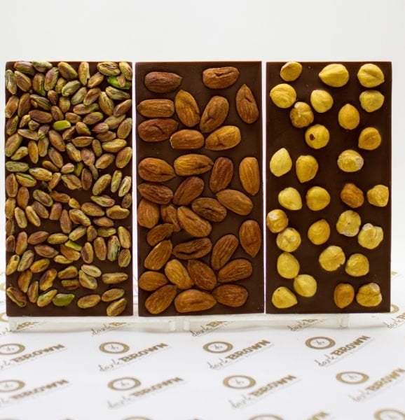 Dark Brown Sütlü Tablet Çikolata - Badem, Fındık ve Antep Fıstıklı