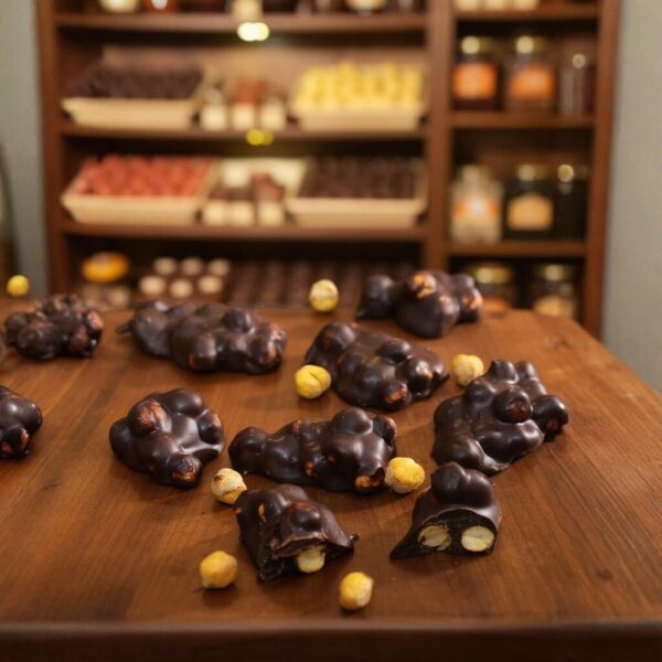 Dark Brown Leblebili Roş Bitter Çikolata - Tatlı Tuzlu Lezzet Deneyimi 250 Gram