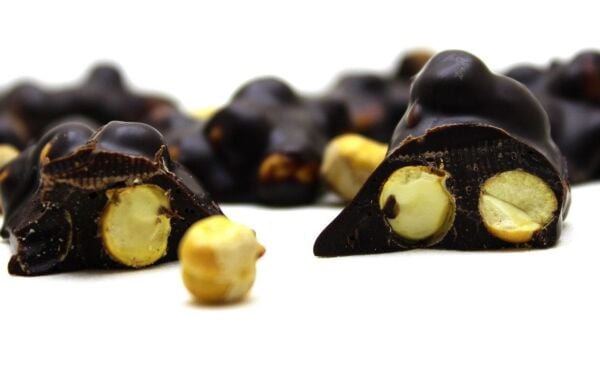 Dark Brown Leblebili Roş Bitter Çikolata - Tatlı Tuzlu Lezzet Deneyimi 500 Gram