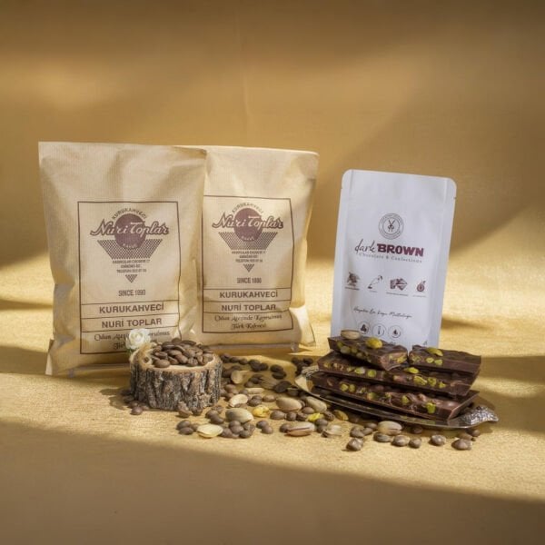 Nuri Toplar Taze Çekim Türk Kahvesi & Dark Brown Antep Fıstıklı Sütlü Beyoğlu Çikolatası