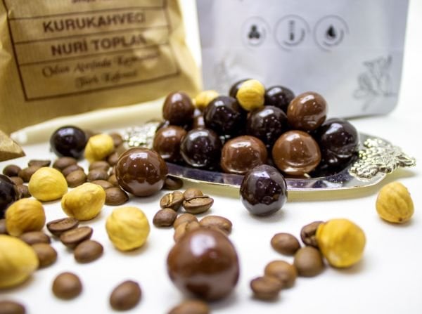 Nuri Toplar 500 Gram Taze Çekim Türk Kahvesi & 250 Gram Fındıklı Draje Bitter ve Sütlü