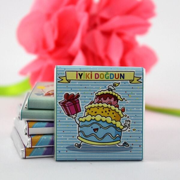 Dark Brown İyi ki Doğdun Yazılı Hediyelik Madlen Çikolata