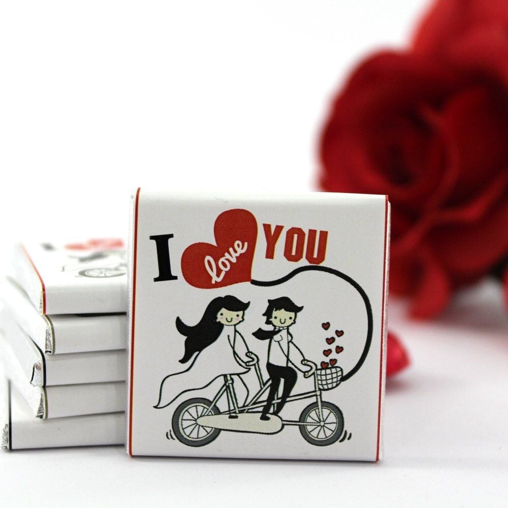 Dark Brown Sevgiliye Özel 'I Love You' Yazılı Sütlü ve Bitter Madlen Çikolata 48'li (Hediye Kutu)