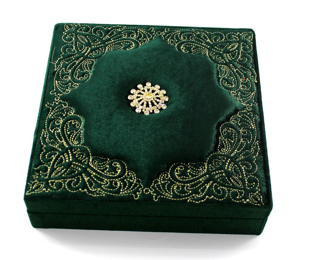 Broşlu Motif Kadife Kutu (Yeşil)