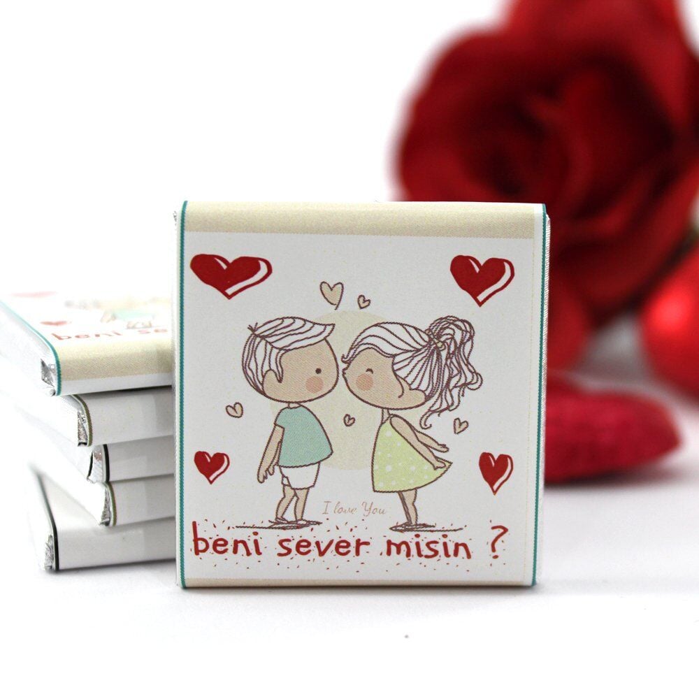 Dark Brown Madlen Çikolata - Sütlü ve Bitter 'Beni Sever Misin' Yazılı 48'li (Hediye Kutu)