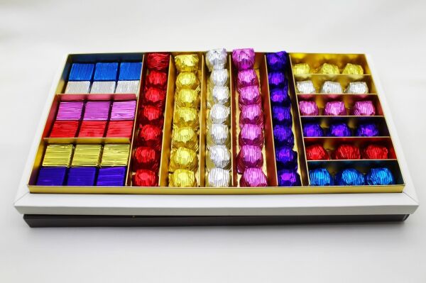 Dark Brown Sütlü Çikolata - 70 Adet Fındık Parçacıklı - Jumbo Boy Kutu