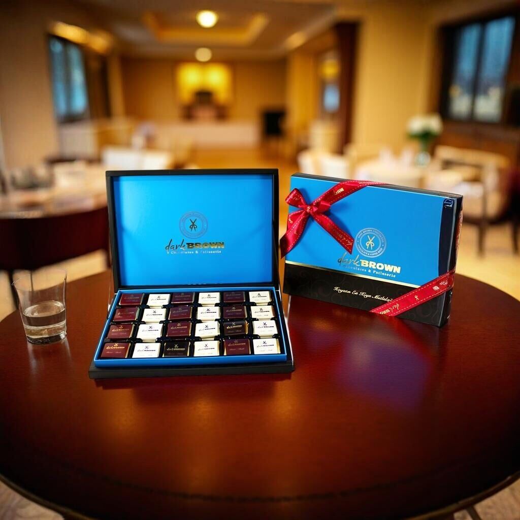 Dark Brown Bitter ve Sütlü Madlen Çikolatayı Keşfedin 72'li (Hediye Kutu)