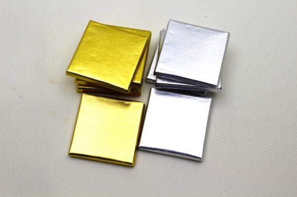 Dark Brown Altın ve Gümüş Folyo Kaplamalı Bitter ve Sütlü Çikolata 48'li (Hediye Kutu)