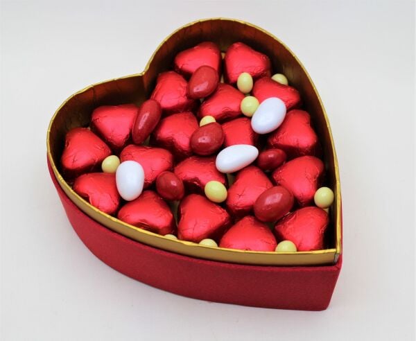 Dark Brown El Yapımı Kırmızı Sargılı Kalp Desenli Orta Boy Çikolata Kutusu KN3